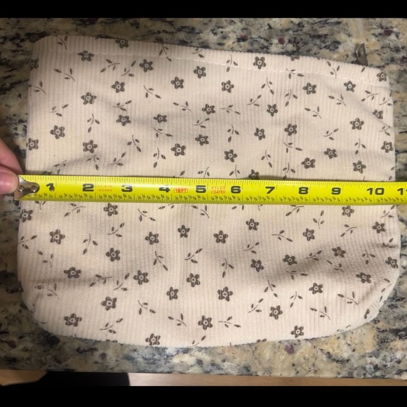 NWOT Makeup/Toiletry Bag - Picture 1 of 4